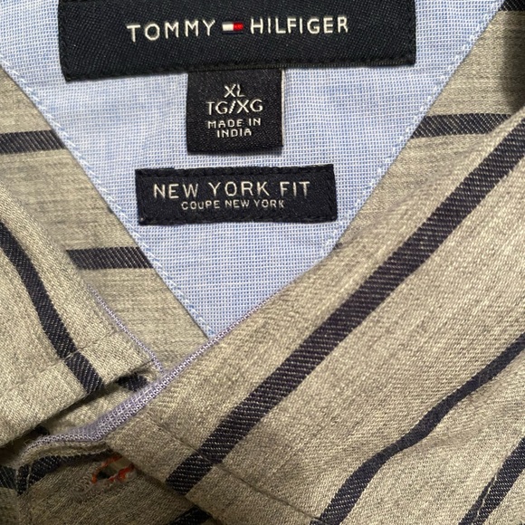 Tommy Hilfiger NY fit button down - Picture 2 of 3